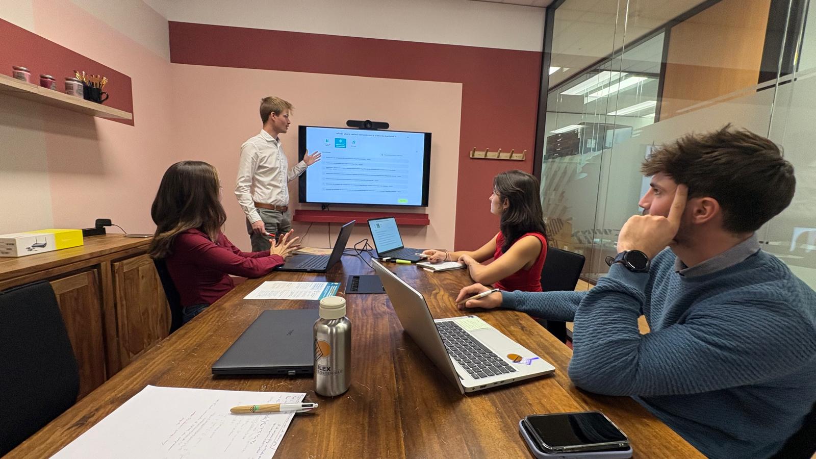 Equipo Ilex Sostenible en reunion